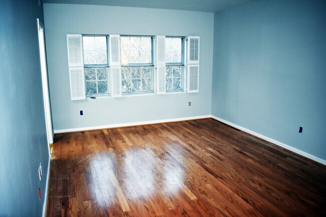 Building Photo - 1728 N. Rhodes St.