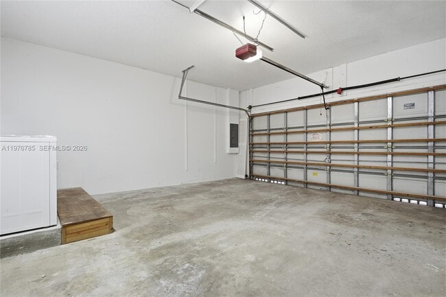 Building Photo - 575 SE 29th Dr