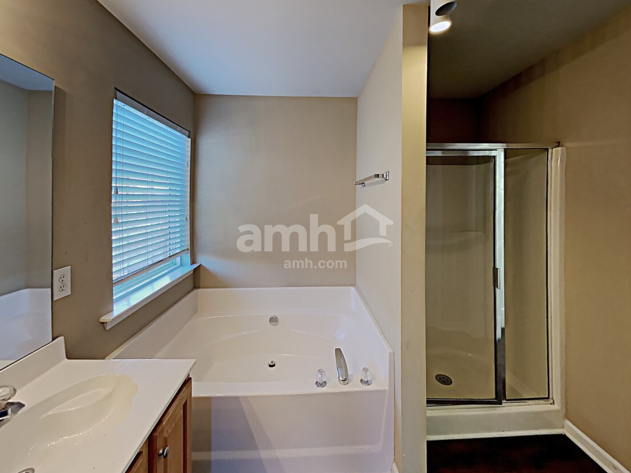 Building Photo - 13504 Armour Ridge Dr