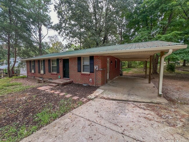 Primary Photo - Charming Single-Family Home!