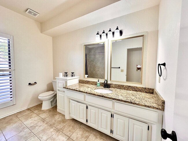 Building Photo - Spacious 4 Bed in Deer Creek - Move in Deposit-Free!(If Qualified)