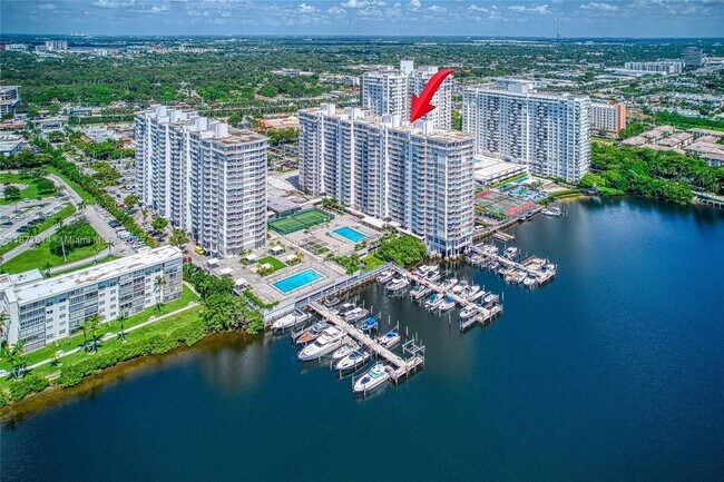 Building Photo - 18051 Biscayne Blvd