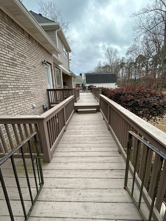 Building Photo - Executive Rental in West Rome $2,595