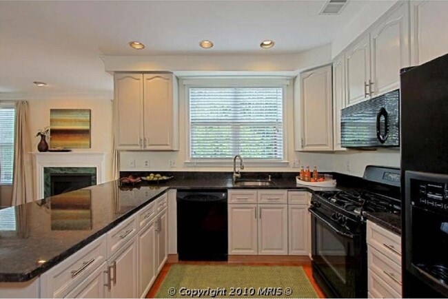 Building Photo - 6254 Taliaferro Way