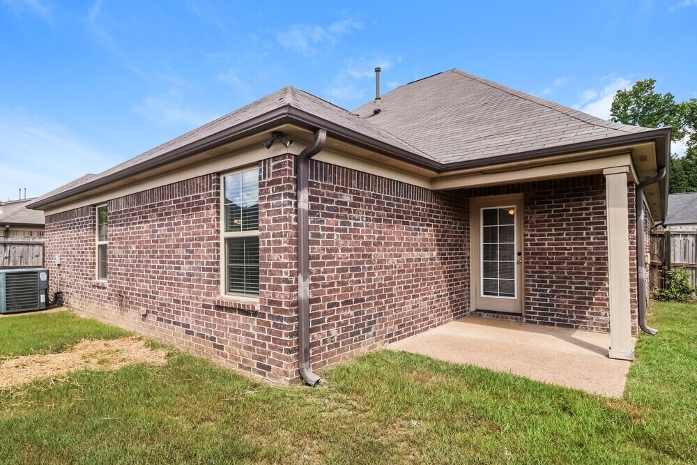 Building Photo - 1075 Carib Loop W