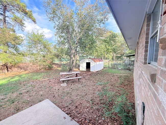 Building Photo - 208 Laurie Ln