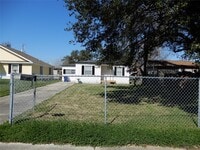 Building Photo - 320 17th Ave N