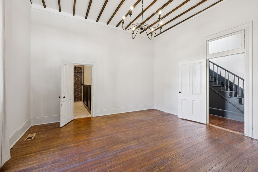 Building Photo - 911 S High St