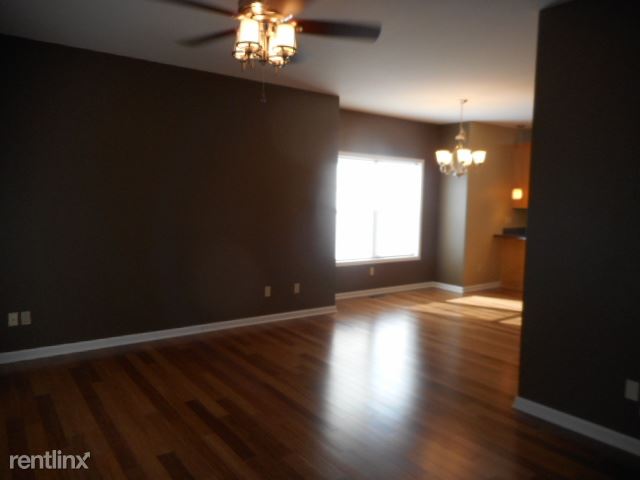 Building Photo - 215 Max Hampton St