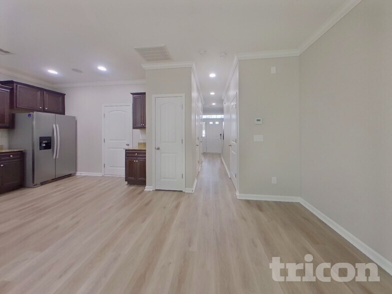 Building Photo - 653 Dawsons Park Wy