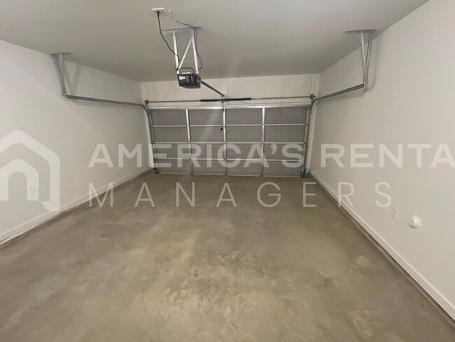 Building Photo - Home for Rent in Oak Grove, AL!!! Available to View with 48 Hour Notice!!!