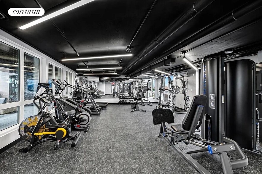 Building Photo - 1 Putnam Ave