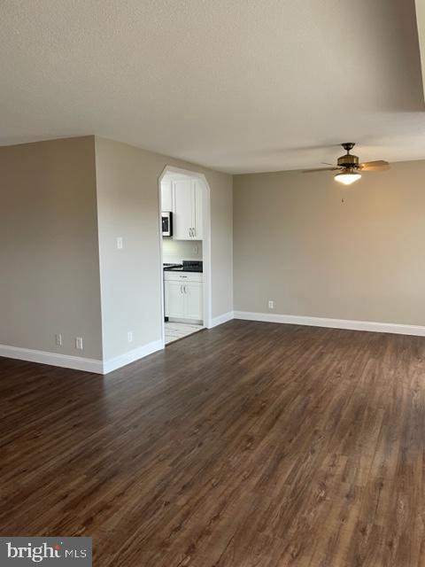 Building Photo - 205 Yoakum Pkwy