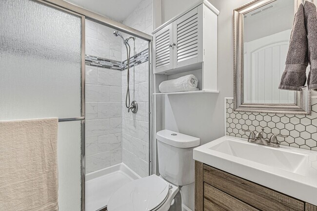 Building Photo - 2601 Bristol Pl