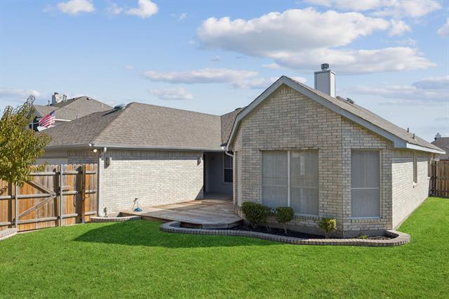 Building Photo - 4001 Lakeside Dr