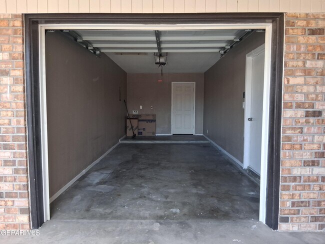 Building Photo - 6917 Alto Rey Ave