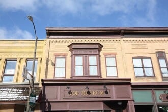 Building Photo - 527 Milwaukee Ave