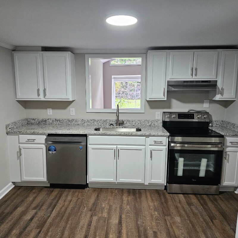 Building Photo - 1335 Victory St