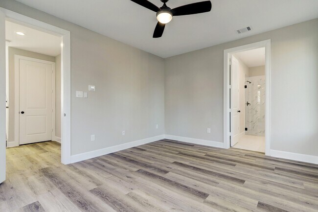 Building Photo - 2203 Melody Ln