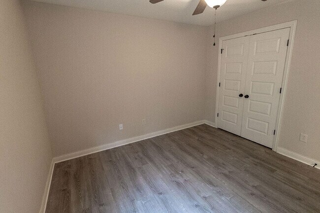 Building Photo - 4614 Dehaven Dr