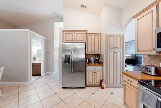 Building Photo - 102 Titan Dr