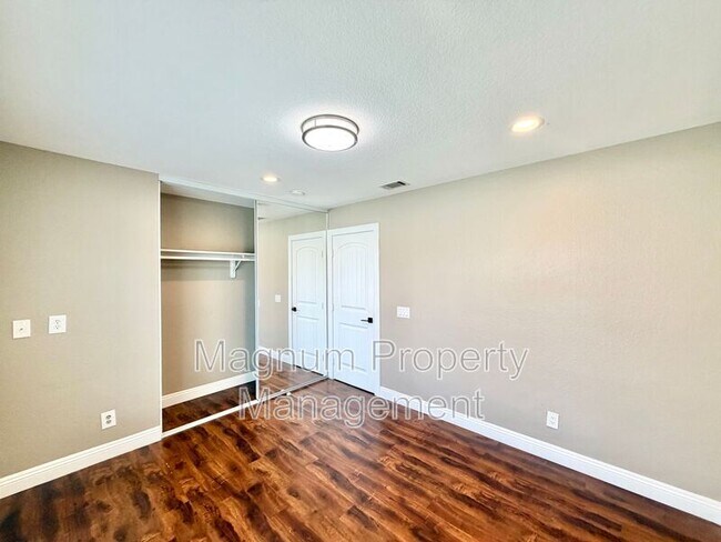 Building Photo - 11938 Venetian Dr