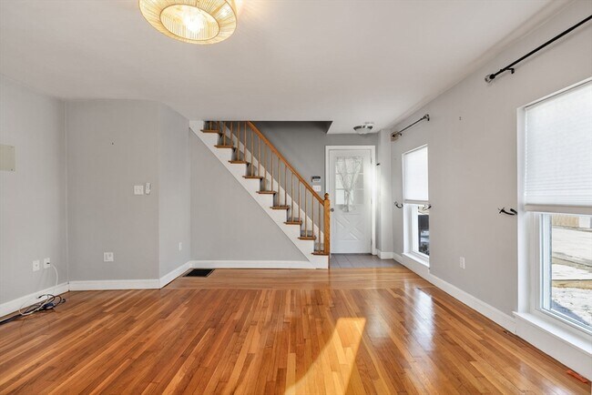 Building Photo - 12 Wright St