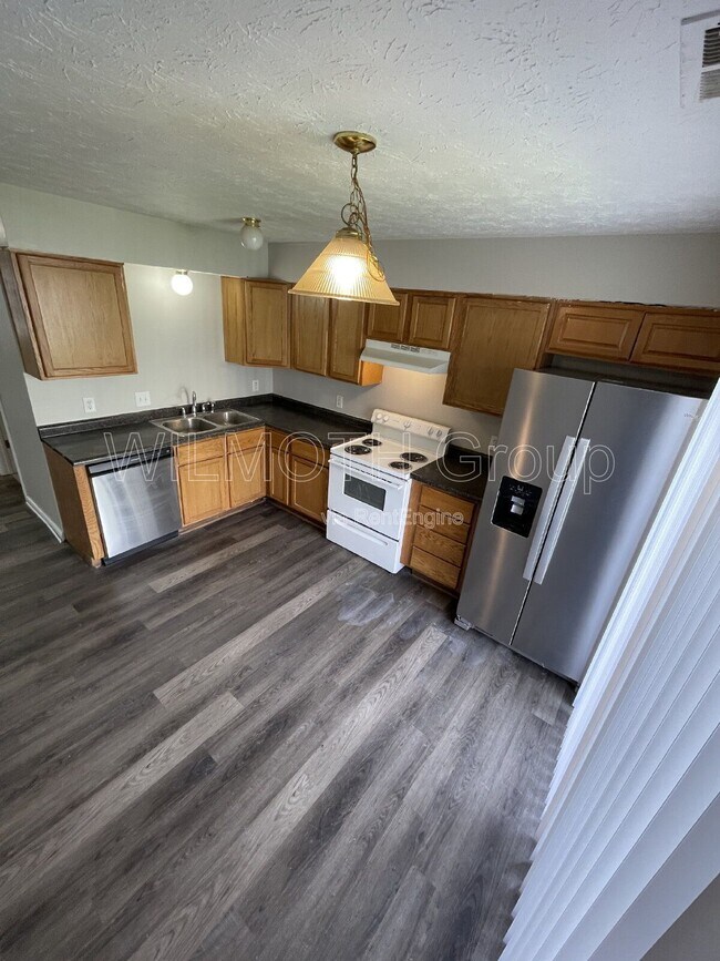 Building Photo - 7756 Mountain Stream Way