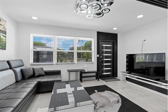 Building Photo - 408 Lancaster St