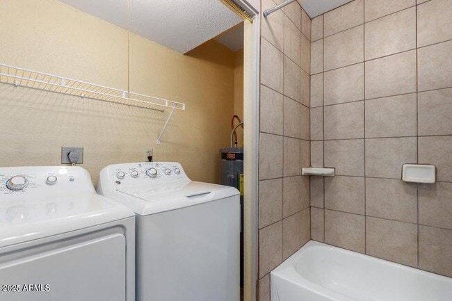 Building Photo - 928 S Casitas Dr