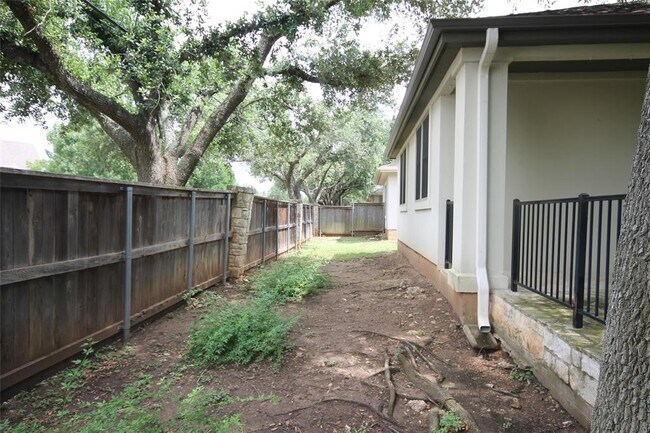 Building Photo - 11558 Spicewood Pkwy