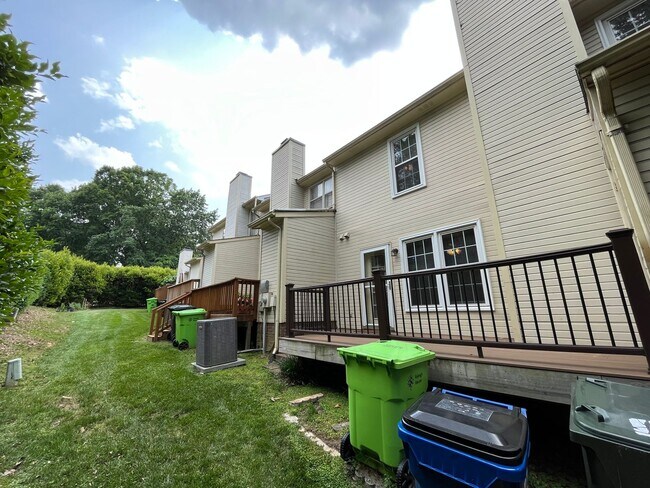 Building Photo - 7406 Ashbury Ct