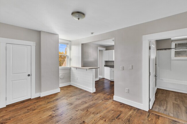 Building Photo - 82 Water St