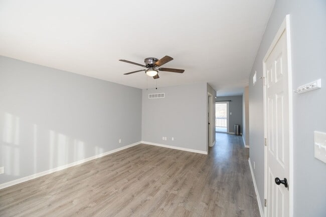 Building Photo - 5266-68 Plaza Ave