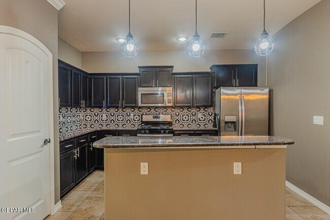 Building Photo - 2058 Bluff Creek St