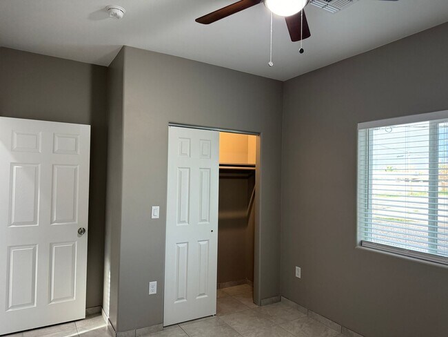 Building Photo - Beautiful Modern 3Bdm 2Ba Home, Easy Access to I-10, Must See!