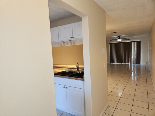 Building Photo - Cute 2 bedroom Apartment for rent