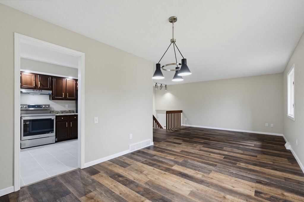 Building Photo - 5460 Echodell Ave NW