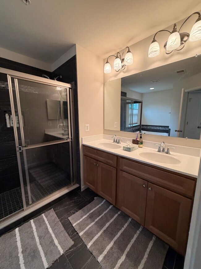 Building Photo - Mockingbird Cr Townhouse Available!!!