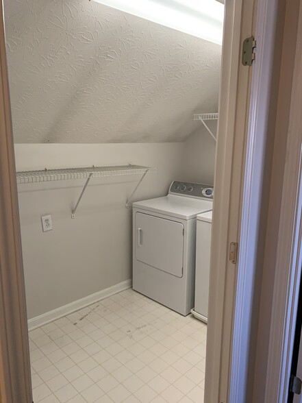 Building Photo - 4201 Bridlepath Pl