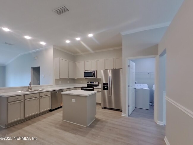 Building Photo - 3208 Ginny Lake Dr