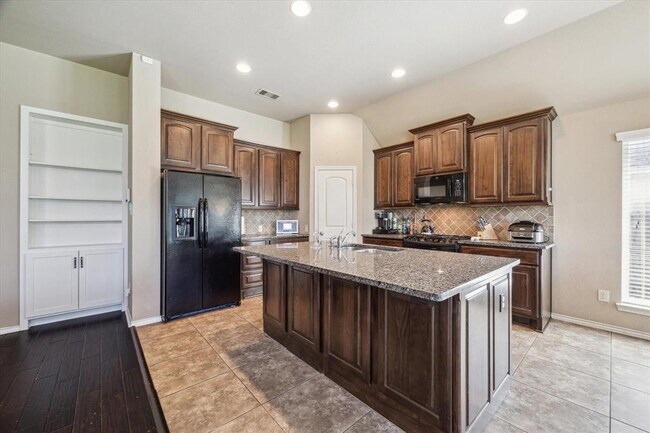Building Photo - 14116 Timber Bluff Dr