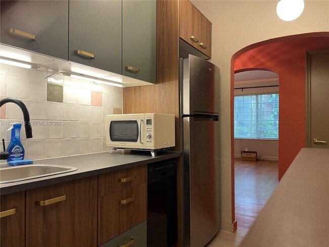 Building Photo - 1571 Pennsylvania Ave