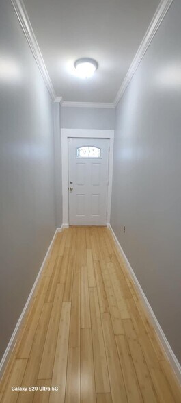 Building Photo - 162 Andover St