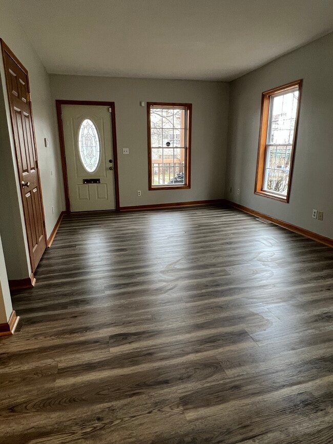 Building Photo - 106 Parade St