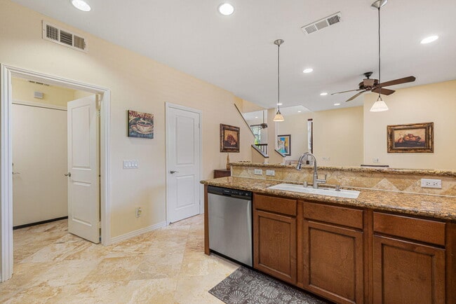 Building Photo - 52230 Desert Spoon Ct