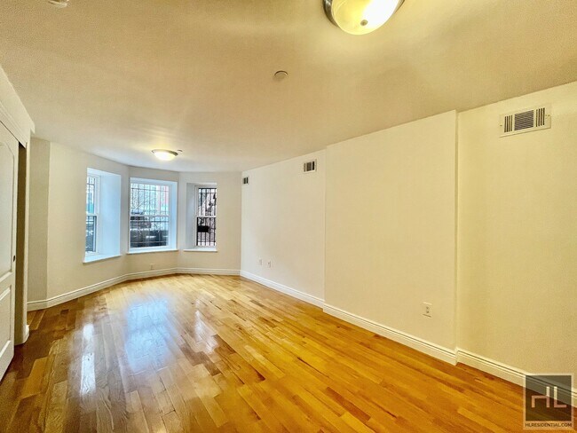 Building Photo - 91 MACON STREET 1A