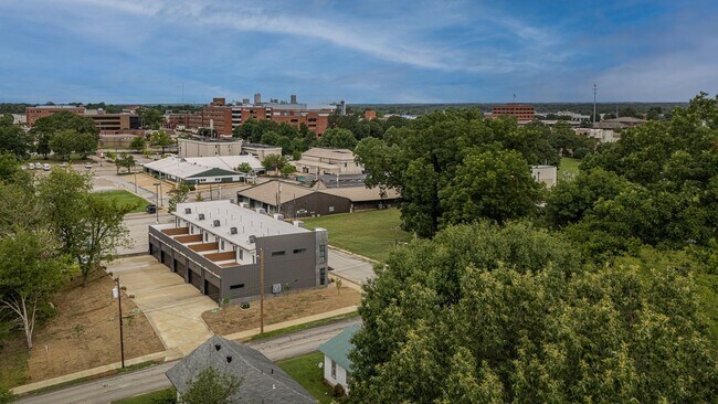 Building Photo - Edge Luxury Townhomes