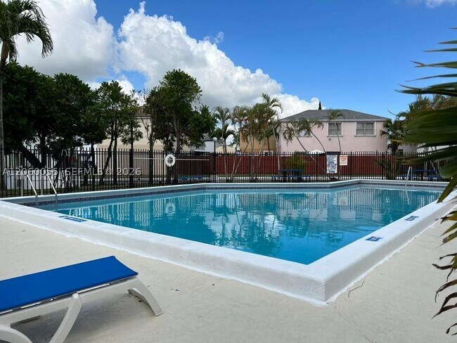 Building Photo - 9055 SW 147th Ct