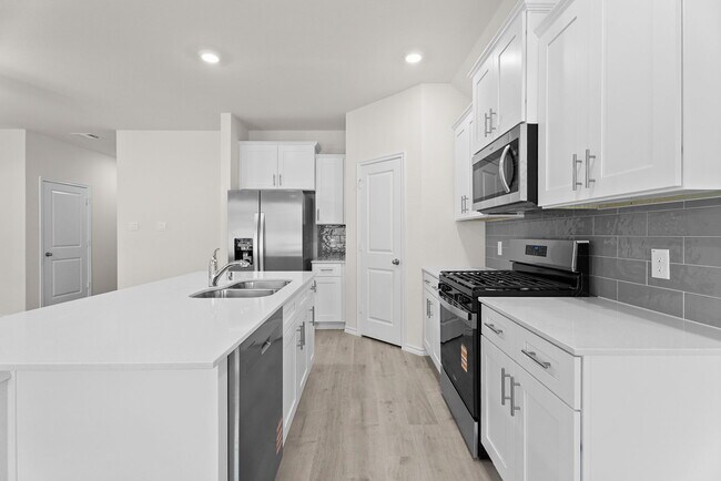 Building Photo - 6044 Freedom Dr